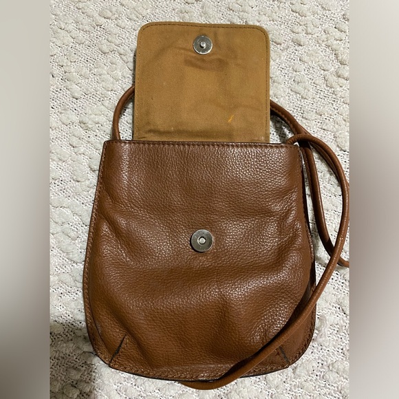 Fossil Pebbled Leather Brown Crossbody Bag With Beaded Flowers. - Picture 4 of 6